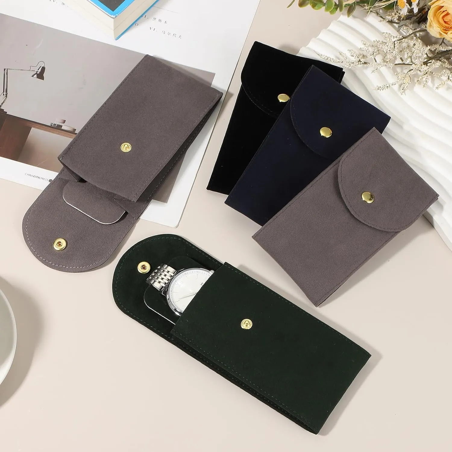4 Pcs Velvet Watch Pouch, Portable Watch Travel Case Soft Watch Storage Bag with Snap Button Inner fascination funding aviation marine Pad for Men and Women Gifts, Black/Green uxcell 
