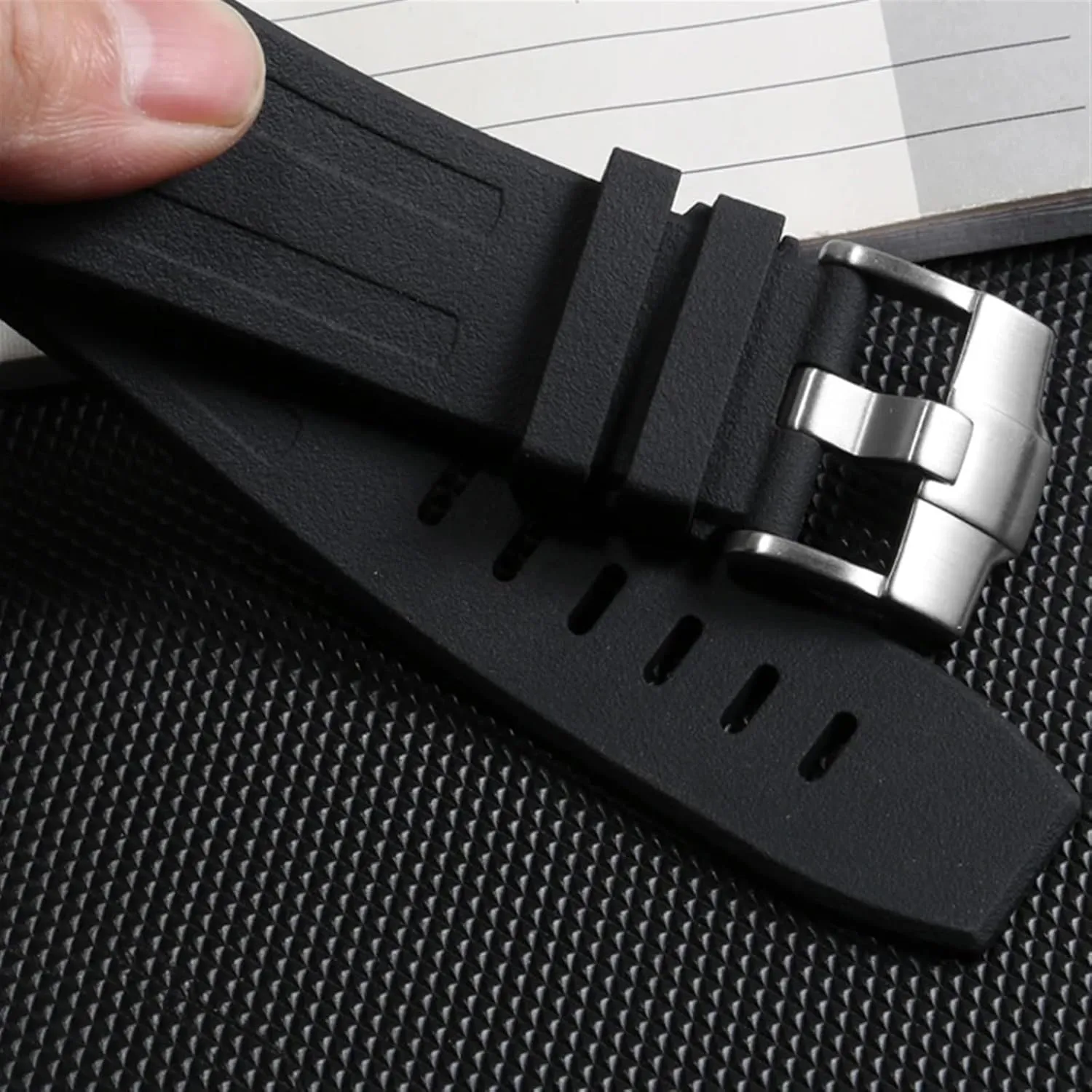 AP Abby 15703 Royal Oak Offshore Series Watch Chain Accessories 28mm Watch Band Rubber Silicone Strap arrest free For 