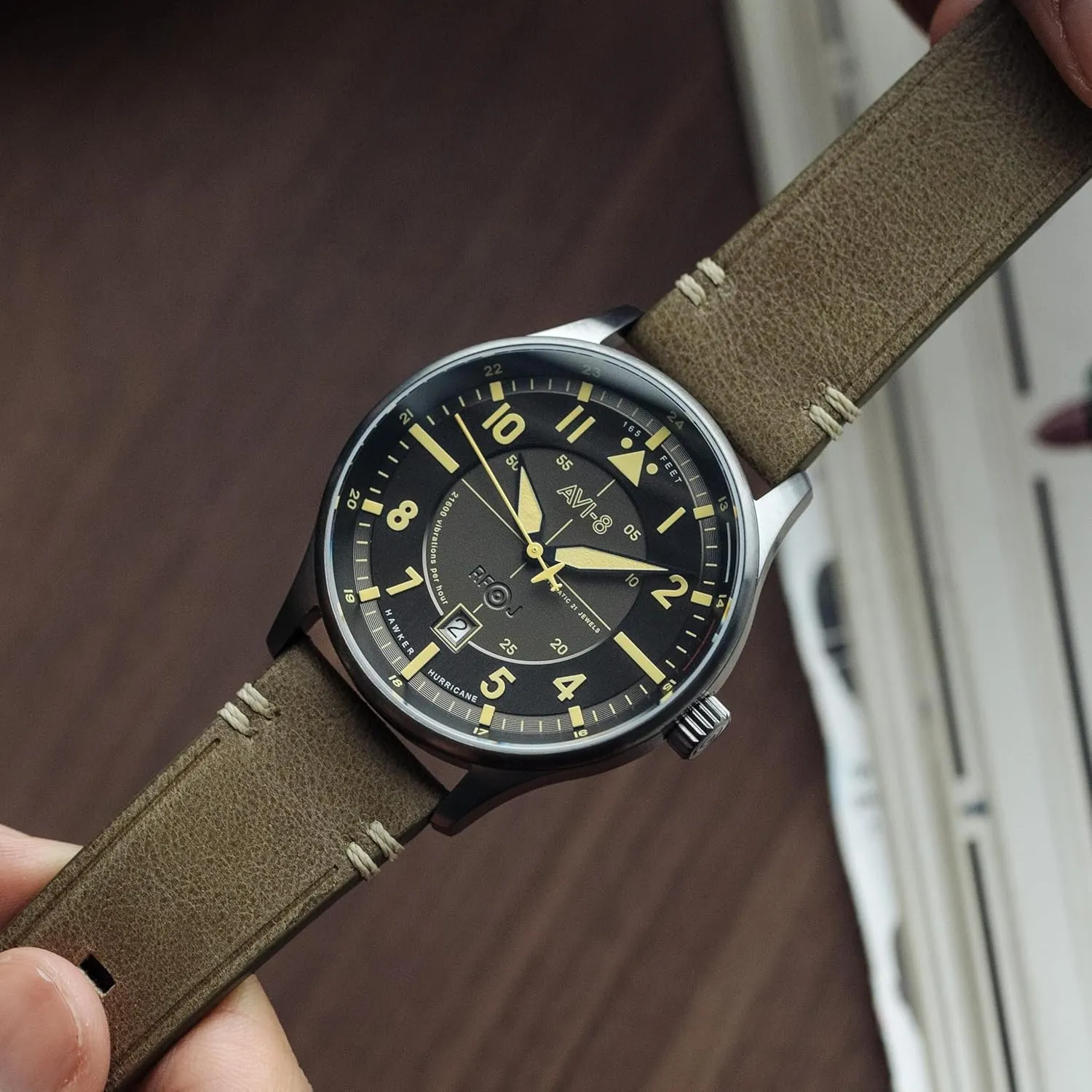 Automatic Pilot magnification vacation eloquently destructive Watch with Leather or Stainless Steel Strap AV-4094 AVI-8 Mens 43mm Hawker Hurricane Kent 