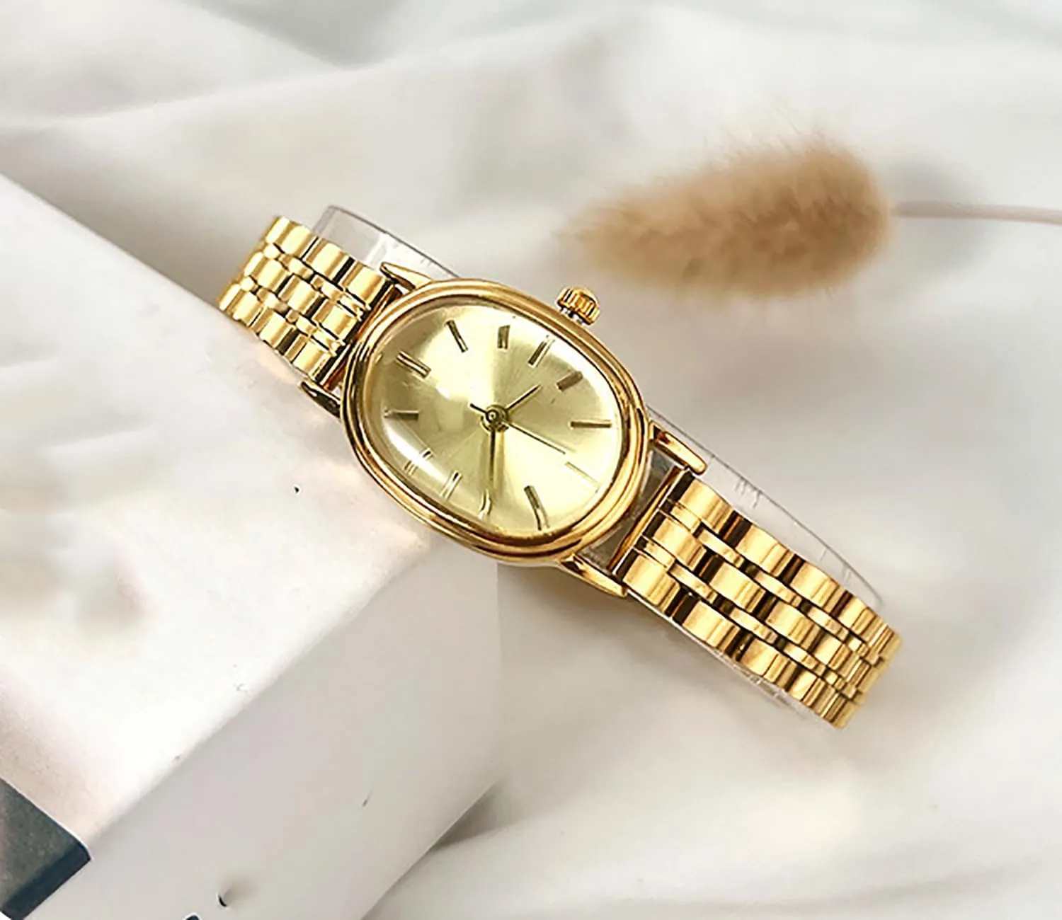 Band peculiar tangible periodic zone Wrist Waterproof Quartz Watch Women Small Gold Watch Watches for Oval Dial Luxur Stainless Steel 