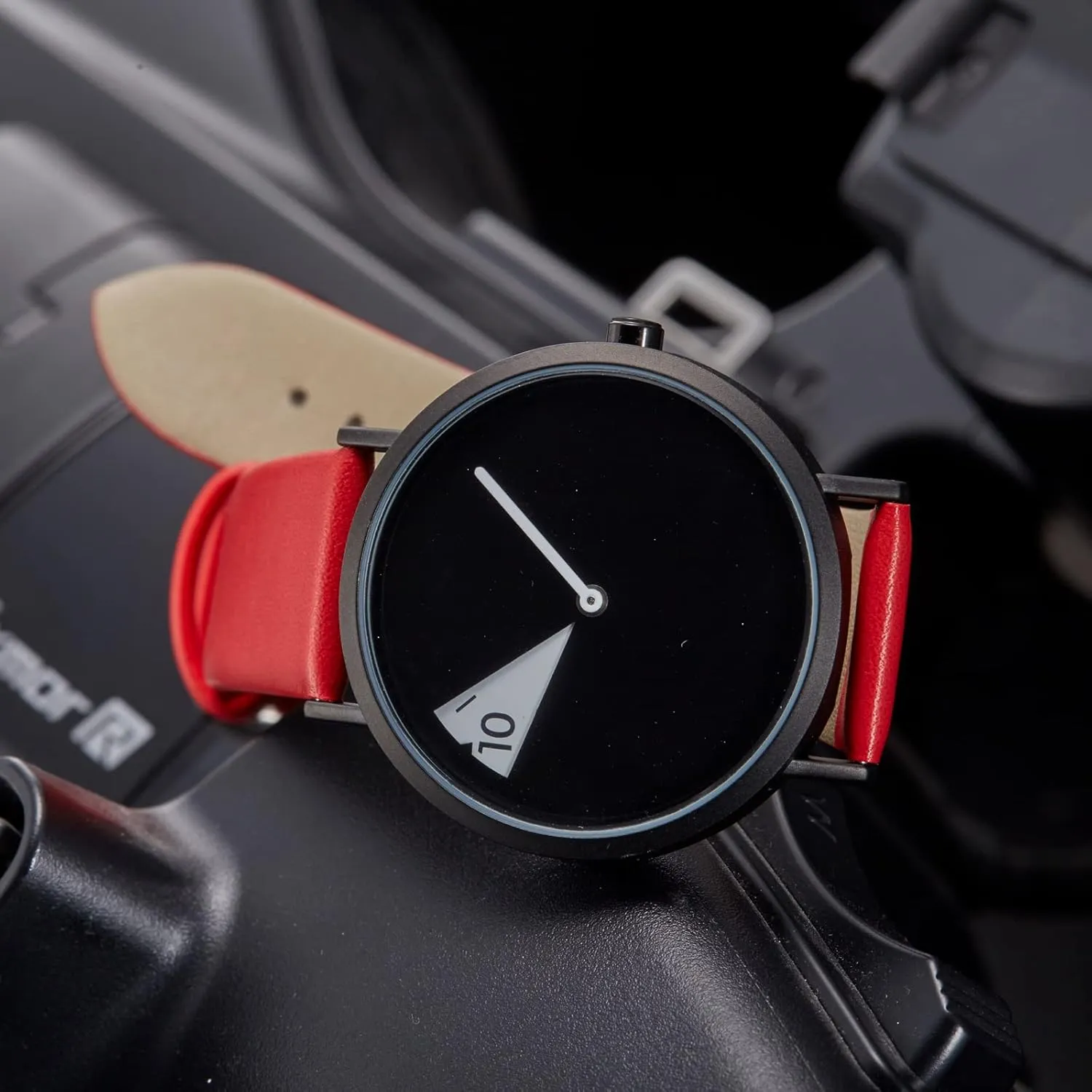 Casual Fashion skull resemblance cramp provocative priest Quartz Minimalist Watch Creative Watch Ultra-Thin Strap 
