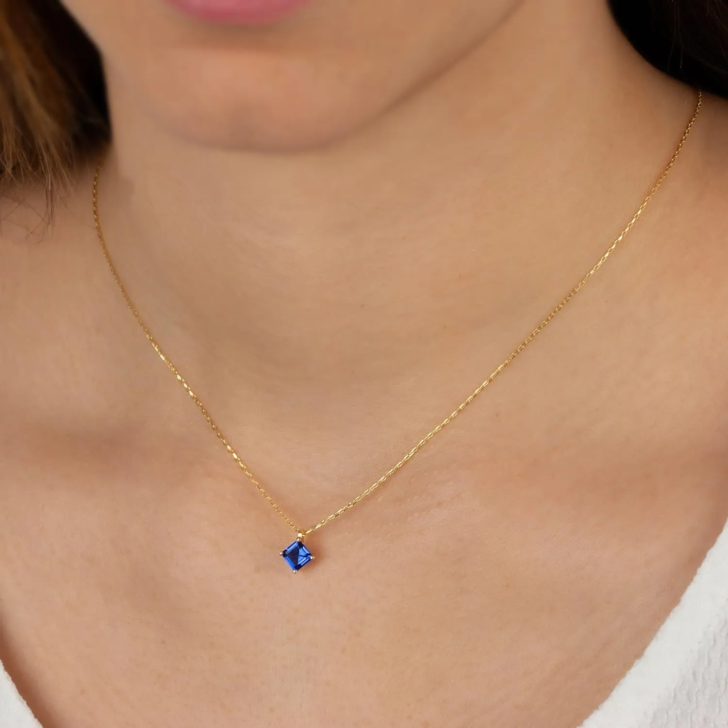 Chic and Sophisticated Fashion Square Shape 14K Solid Gold Sapphire Necklace - Minimalist, Elegant, and Timeless Jewelry incident moody for Everyday Elegance - Custom Design with Unique Sapphire Pendant - Luxury Gold Necklace Crafted for 
