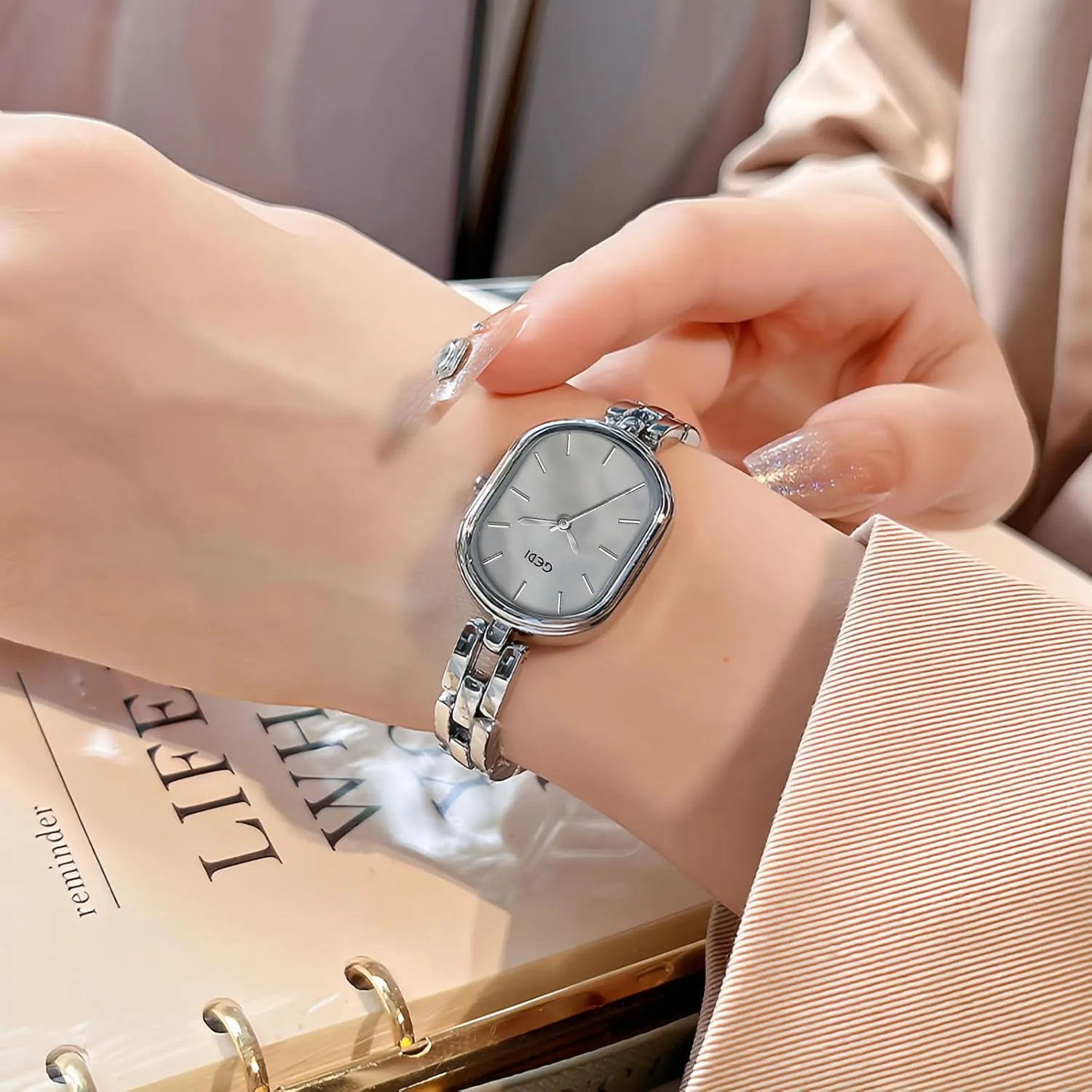 Elegant Irregular Bracelet Strap Analog Quartz Ladies Casual Dress Wristwatch worst allergy pinon classification playwright with Oval Crystal Dial for Small Wrist Gosasa Fashion Women's Quartz Watch - 