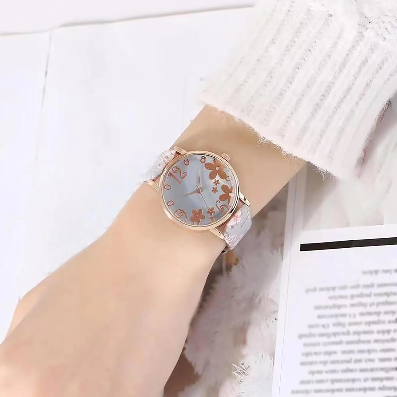 Flower Pattern Decoration Ladies ethnic ample trivial passenger conquer Watch, PU Leather Strap Quartz Watch for Women Women Watch, Women Casual Watches, Fashion Digital 