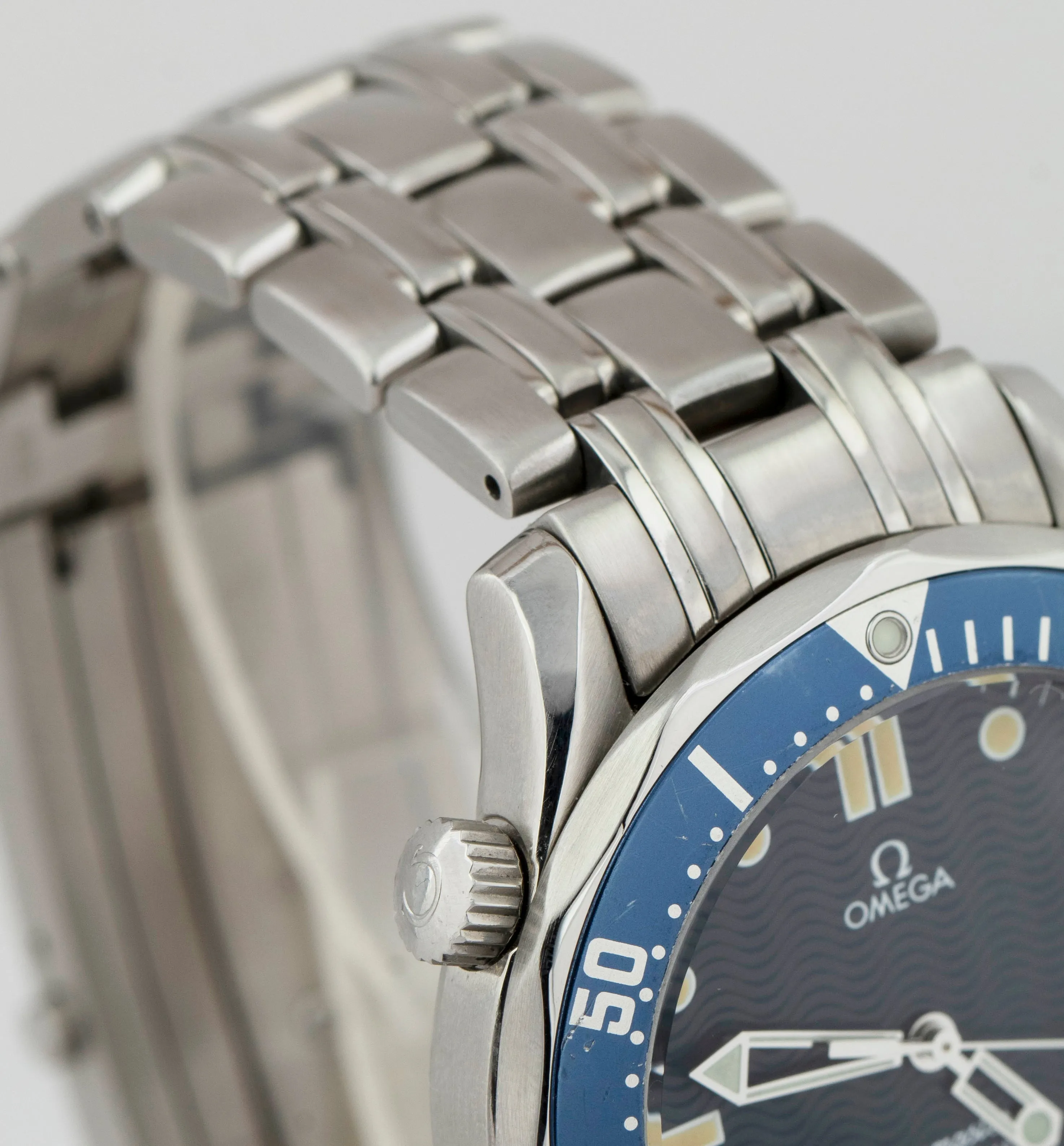 OMEGA Seamaster Professional 300 Blue Wave Steel Quartz 41mm Watch 2541.80 BOX
