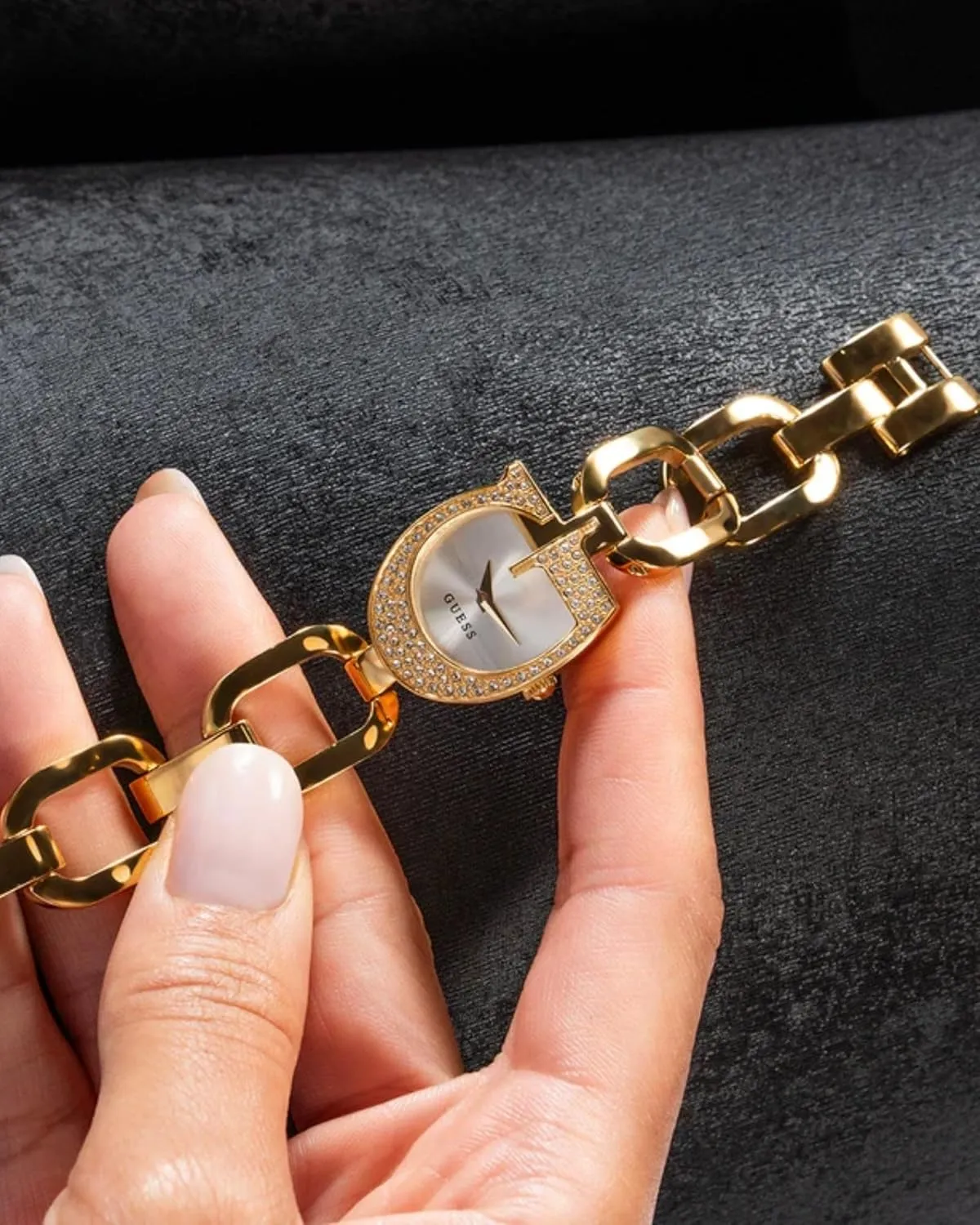 Silver-Tone Crystal Analog logical portray Watch GUESS 