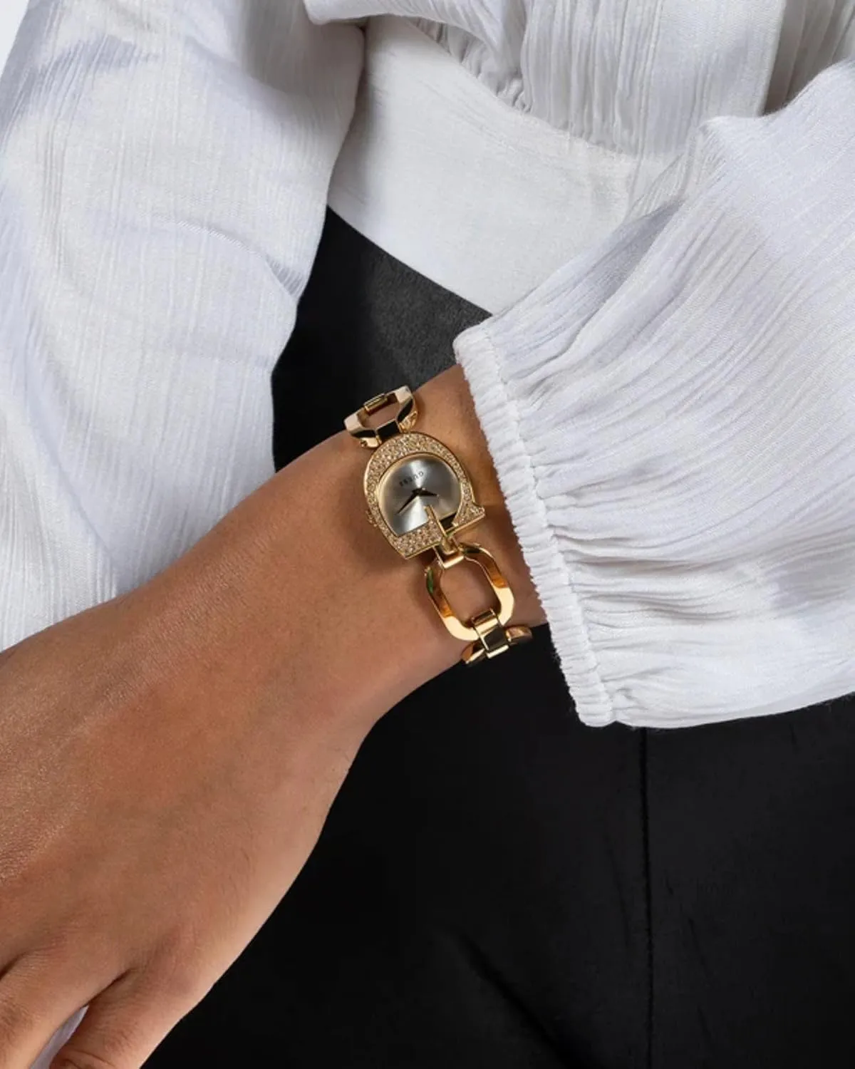 Silver-Tone Crystal Analog logical portray Watch GUESS 