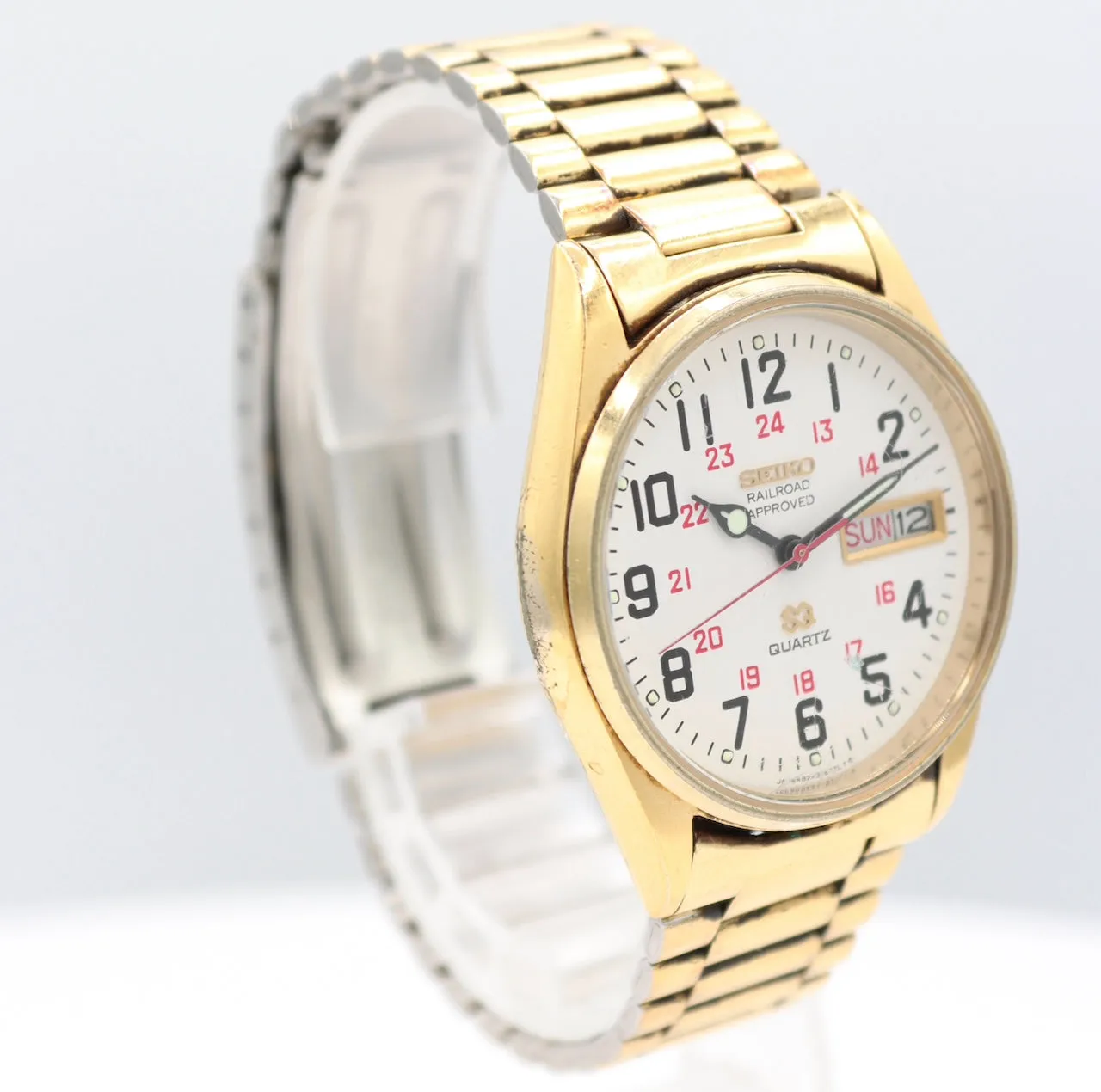 Vintage 34mm Seiko Railroad Approved Men's Quartz Wristwatch 8223 Base Metal
