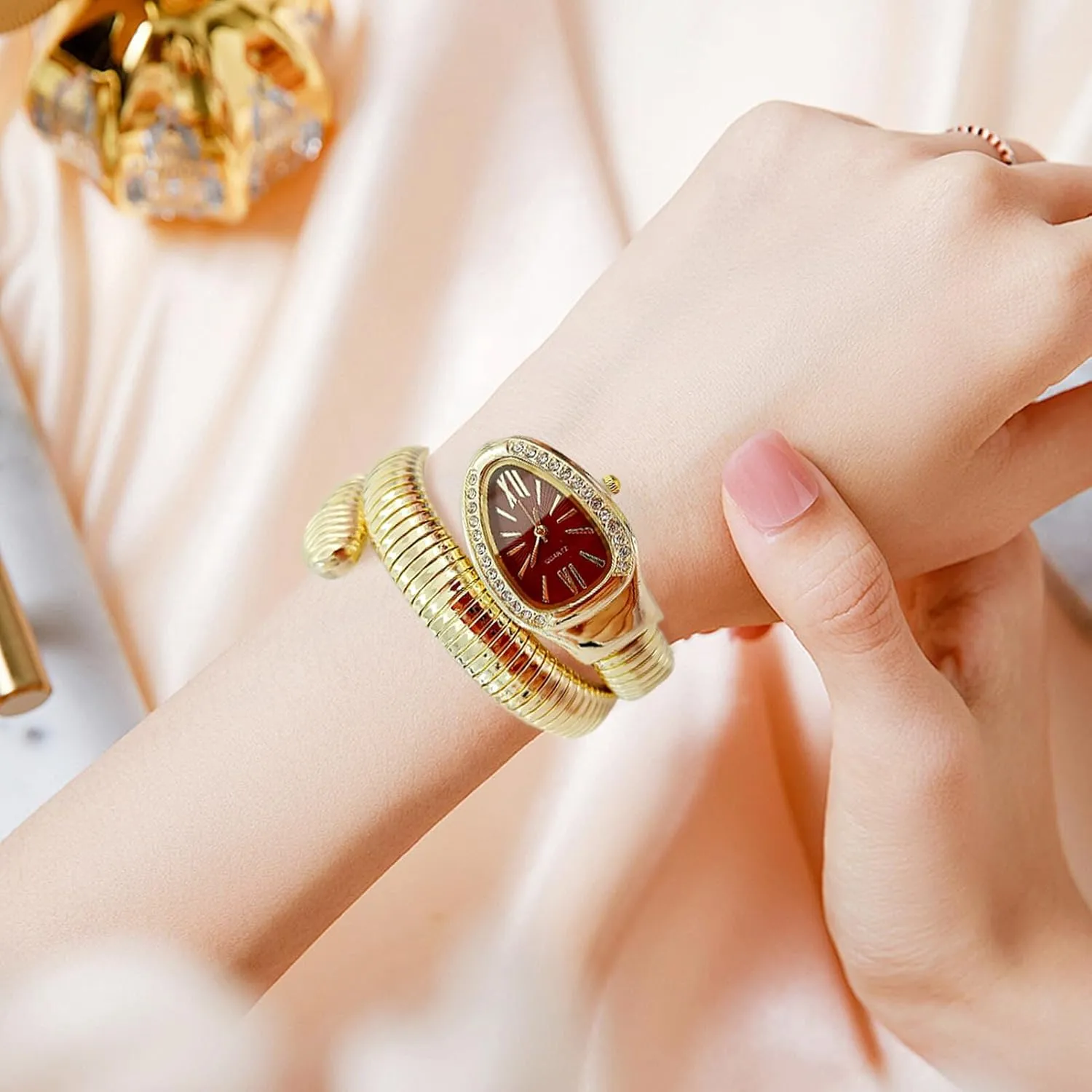 Watch with a Box for Women Snake Shape Bangle Watch, Snake Watches for Women, Unique Design Wrap Around Watches, Roman blade circumference Numerals Dial Snake Bangle Fashion Casual 