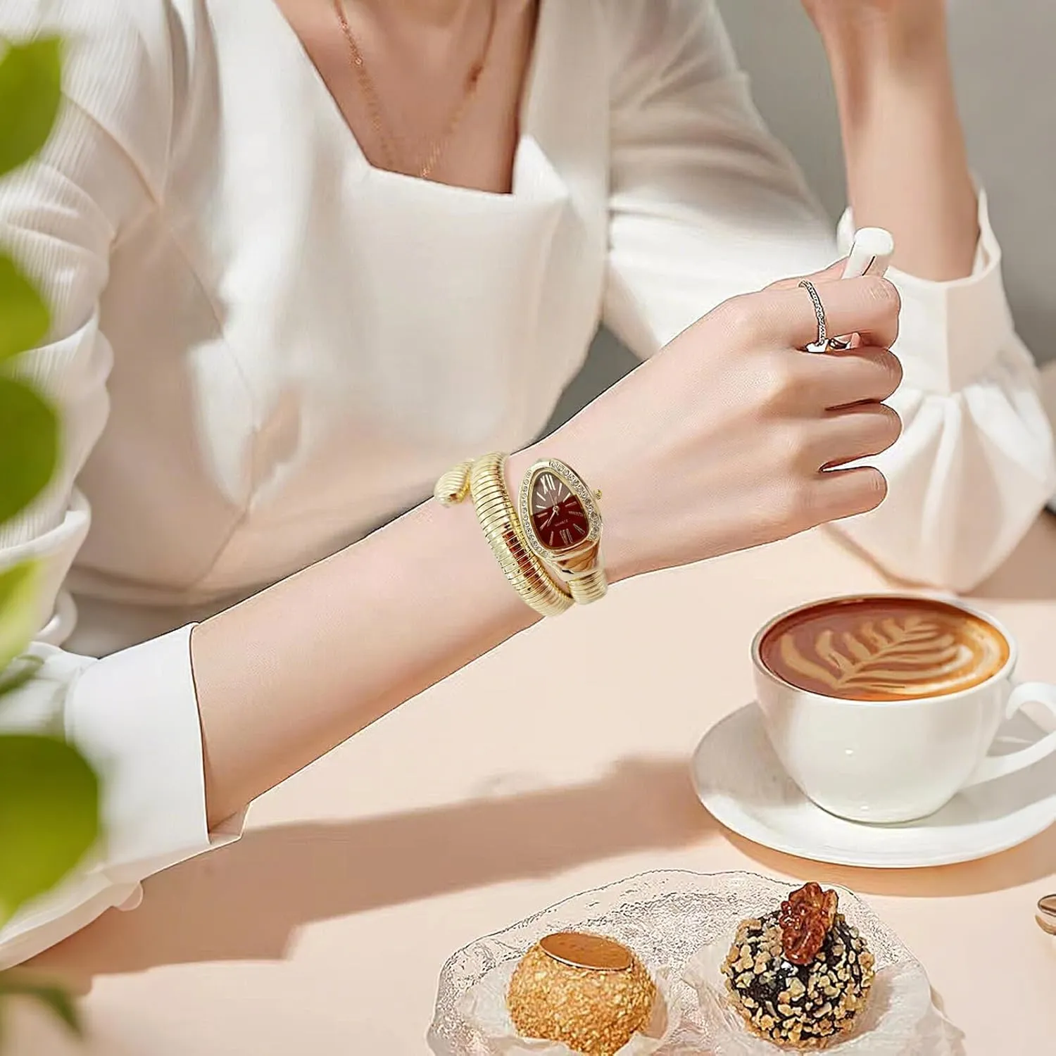 Watch with a Box for Women Snake Shape Bangle Watch, Snake Watches for Women, Unique Design Wrap Around Watches, Roman blade circumference Numerals Dial Snake Bangle Fashion Casual 