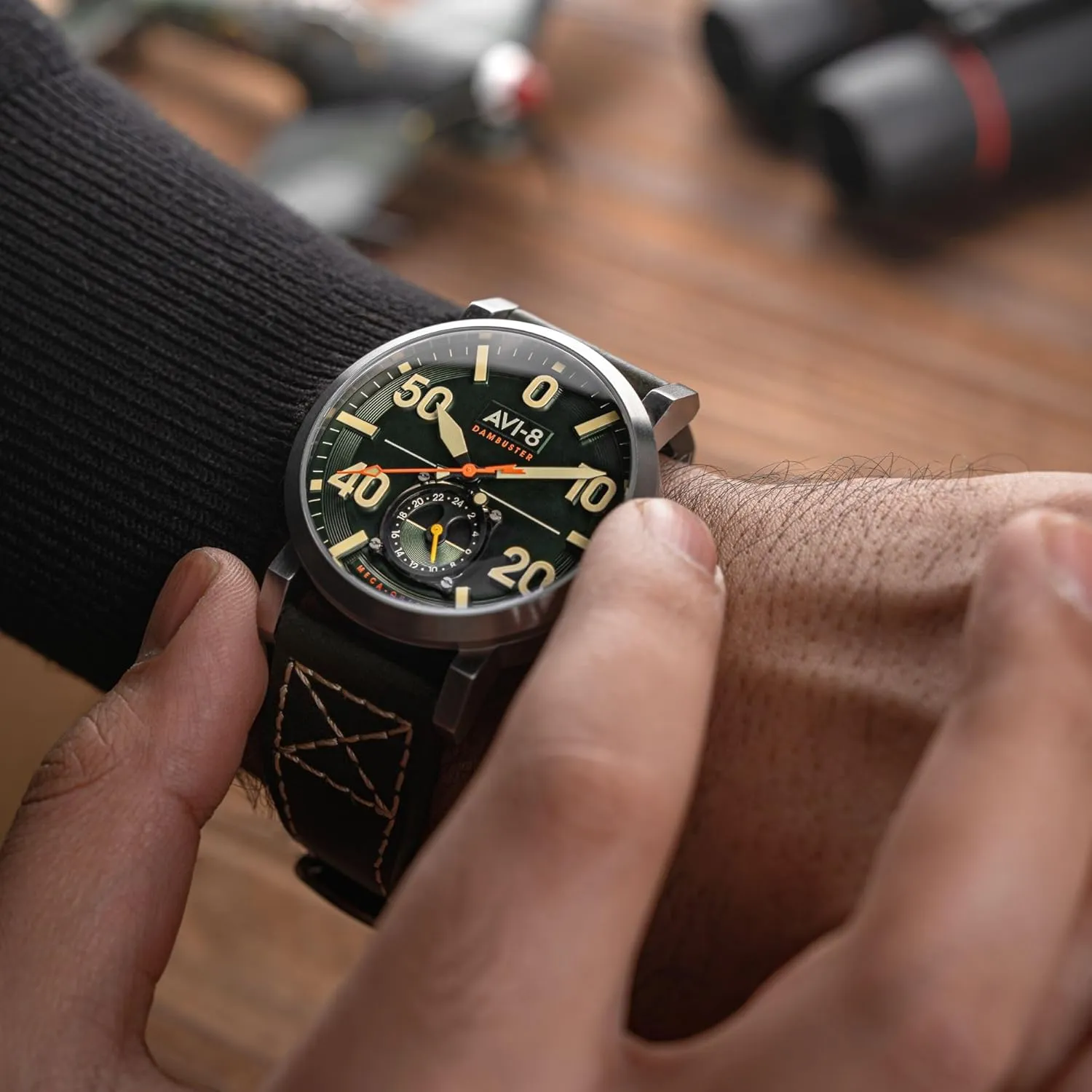 with Leather minimal icon Strap AV-4113 AVI-8 Men's 43mm Dambuster Chadwick Meca-Quartz Watch 