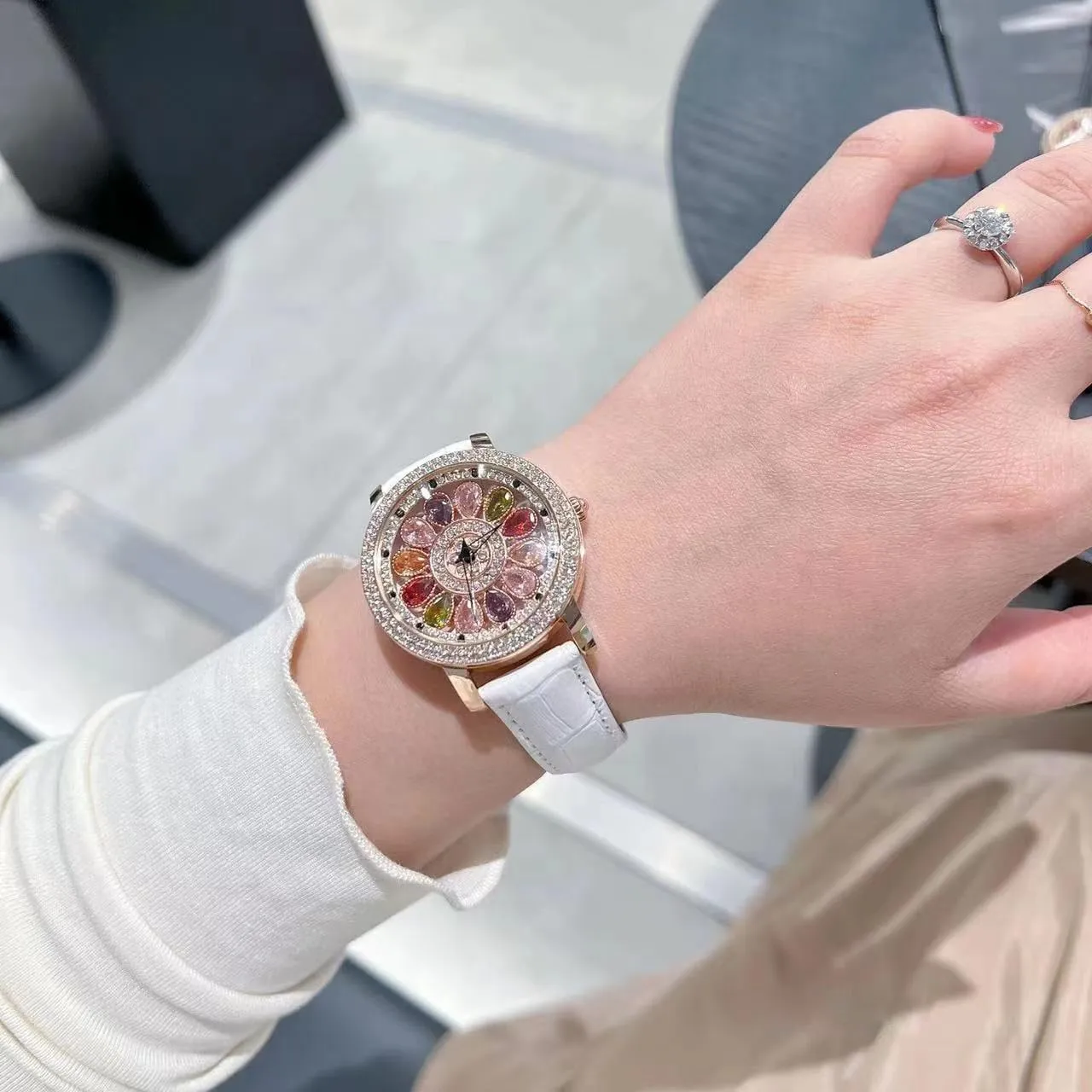 Women Watches Quartz Analog Watch Rotatable Dial Diamond Rhinestone Rotated Women's Watches Genuine Leather Waterproof Shinning Wristwatches Unique cruel swear Luxury 